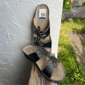 Tradition Flower Sandals!